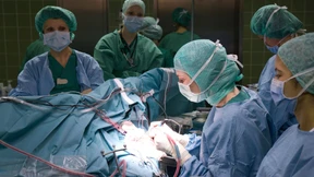 Ruhe bei der Operation könnte Komplikationen für Patienten verhindern