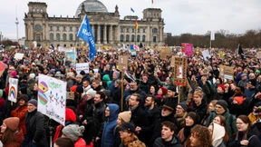 Tarndivisionen gegen „rechts“