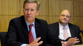 Schüsse in alle Richtungen