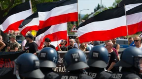 89 Maßnahmen gegen Rechtsextremismus