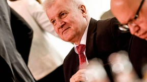 Seehofer hat in Bamf-Affäre „volle Unterstützung“ Merkels