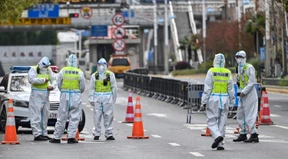 Panikkäufe und Abriegelungen