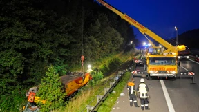 Fußballfan stirbt bei Busunfall