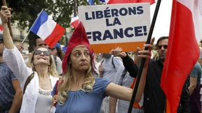 Zehntausende protestieren gegen Corona-Regeln