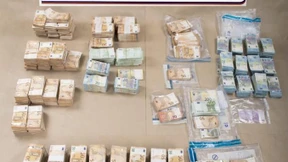 Die Ermittler folgen der Spur des Geldes