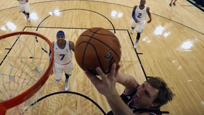 Nowitzki überrascht als Flugkünstler