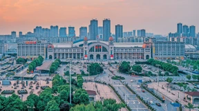 Und dazwischen regnet es