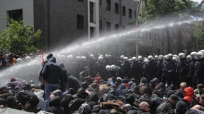 Krawalle bei Demonstration gegen Rechts
