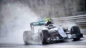 Rosberg stürmt im Regen-Chaos zur Pole Position