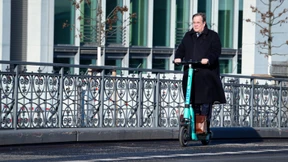 „Der Minister kann nicht mit dem E-Scooter durch die Gegend fahren“
