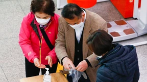 Südkorea wählt neues Parlament – mit Mundschutz