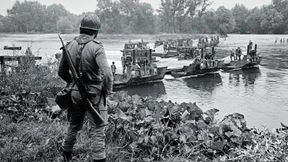 Nicht erst die Drohnen machten nackt