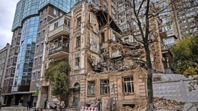 Sie trinken auf die Gefallenen