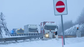 12 Kilometer Lkw-Stau vor Corona-Teststelle