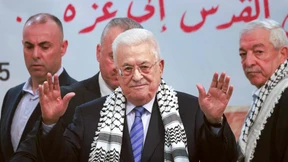 Mahmud Abbas stellt seine Truppen neu auf