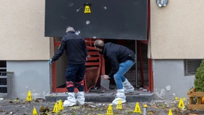 Explosion zerstört Hauseingang in Steinbach