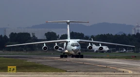Wem gehört die Iljuschin IL-76?