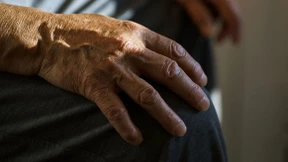 Salzbatterien als Alternative zu Lithium und wie sich Rheuma verhindern lässt