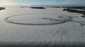 Finnen bauen das weltgrößte Eiskarussell