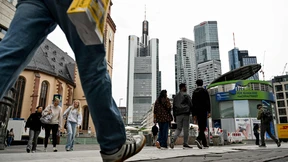 Commerzbank-Aktie fällt unter Unicredit-Offerte