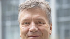 Geld für Schulen und Taunusbahn