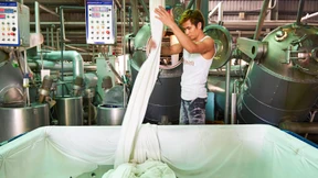 Ein T-Shirt aus zwei Tassen Kaffee 