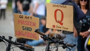 Lambrecht will Aufklärung über Verschwörungstheorien stärken