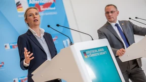 Wie die AfD die Brandmauer überwinden will