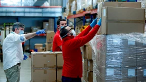 Kittel aus Müllbeuteln