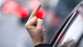 Stinkefinger an der Ampel