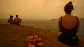 Australiens Premier entschuldigt sich für Urlaub während heftiger Brände