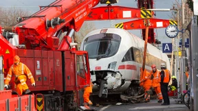 ICE wegen Fehler des Lokführers entgleist