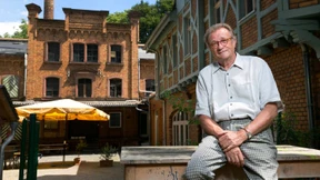 Der viele kennt und vielen hilft