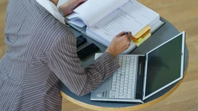 Frauen im Osten erklimmen öfters Führungspositionen