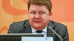 Weiß tritt wieder an