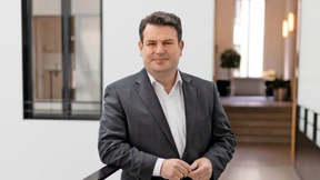 „Bis zu 300 Euro mehr für eine Pflegekraft“