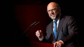 Merkel in Umfrage wieder deutlich vor Schulz