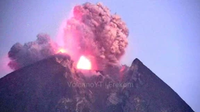 Vulkan Merapi in Indonesien spuckt Lava