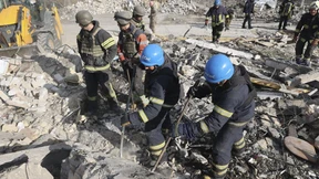 Ukraine meldet 51 Tote durch russischen Angriff auf Café und Geschäft