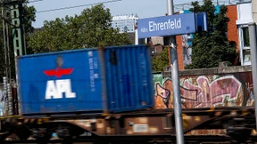 Güterzug überrollt drei Fußgänger