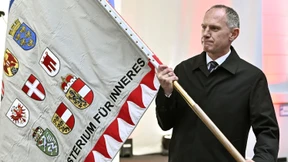 Wie geht man mit einem Diktator um?