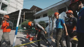 Fünf Jugendliche nach Schuleinsturz lebend aus Trümmern geborgen