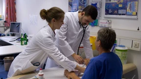 Oberarzt top - Küchenhilfe flop