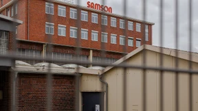 Global Player Samson erhöht den Druck