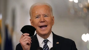 Joe Biden macht sich über Corona-Maßnahmen lustig