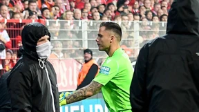 Torwart Gikiewicz hält Fußball-Chaoten auf