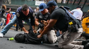 Chaos und Polizeieinsatz bei Aktion von Internet-Stars