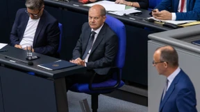 Merz heizt Bundeskanzler Scholz ein