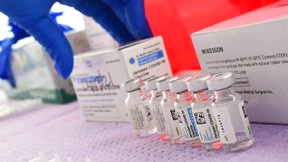 Johnson & Johnson-Impfstoff ab Mai in Arztpraxen verfügbar