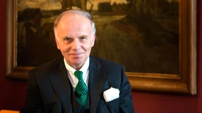 Der Schwimmer im Haifischbecken